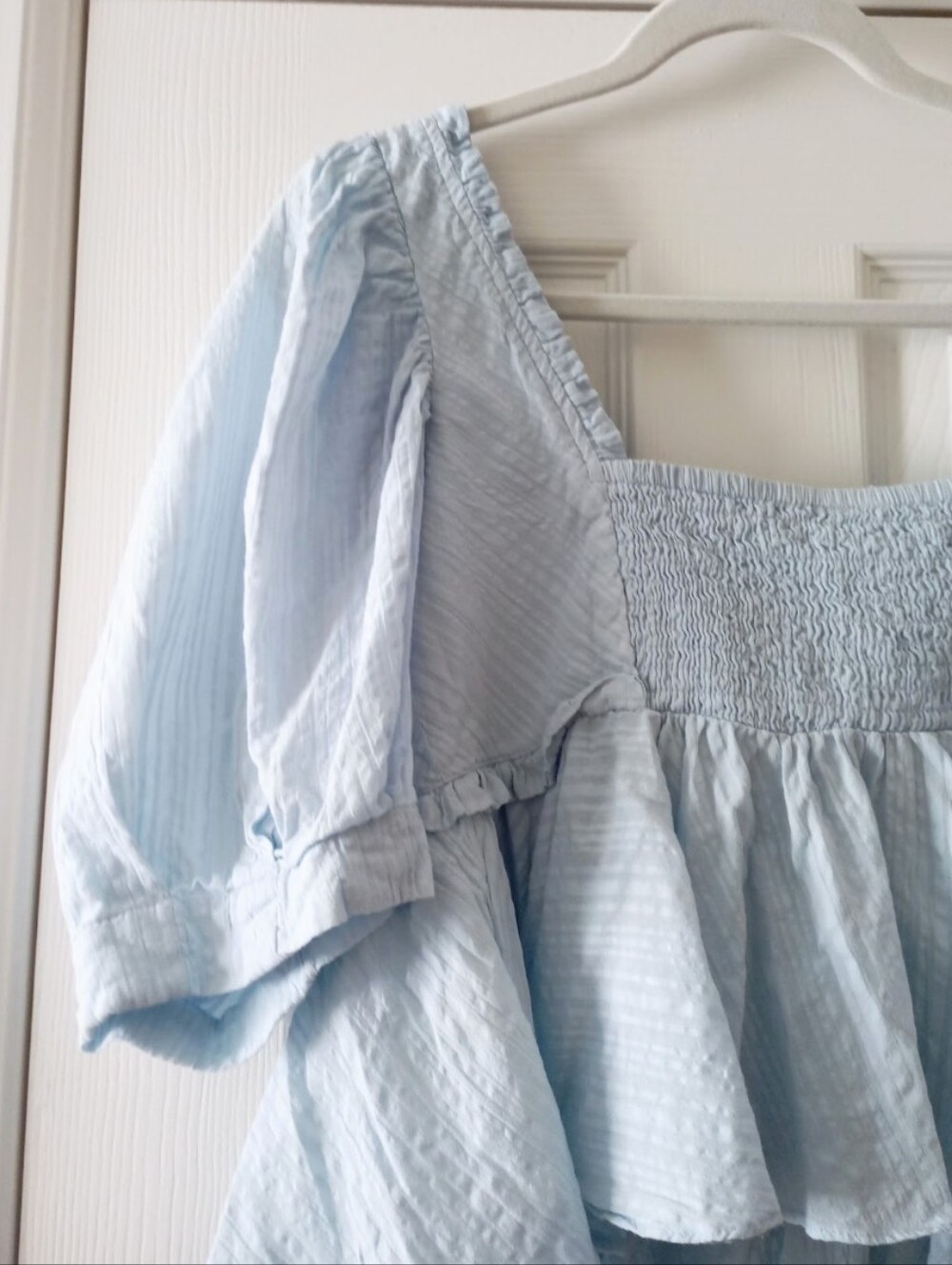 Free People light blue cotton cropped puff sleeve smocked back top - Picture 7 of 10